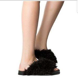 Black faux fur slides